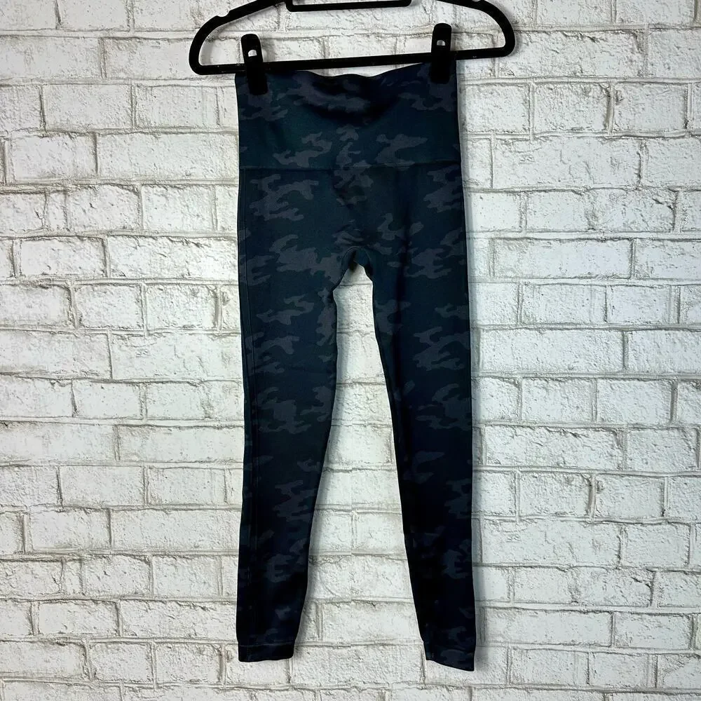 Spanx Leggings Look at Me Now Seamless Camo Camouflage High Waist Black S - Picture 2 of 7
